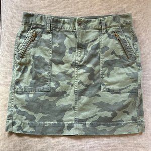 Old Navy Camo Skirt - Mini with Zipper Front Pockets - Size L - Camouflage Color
